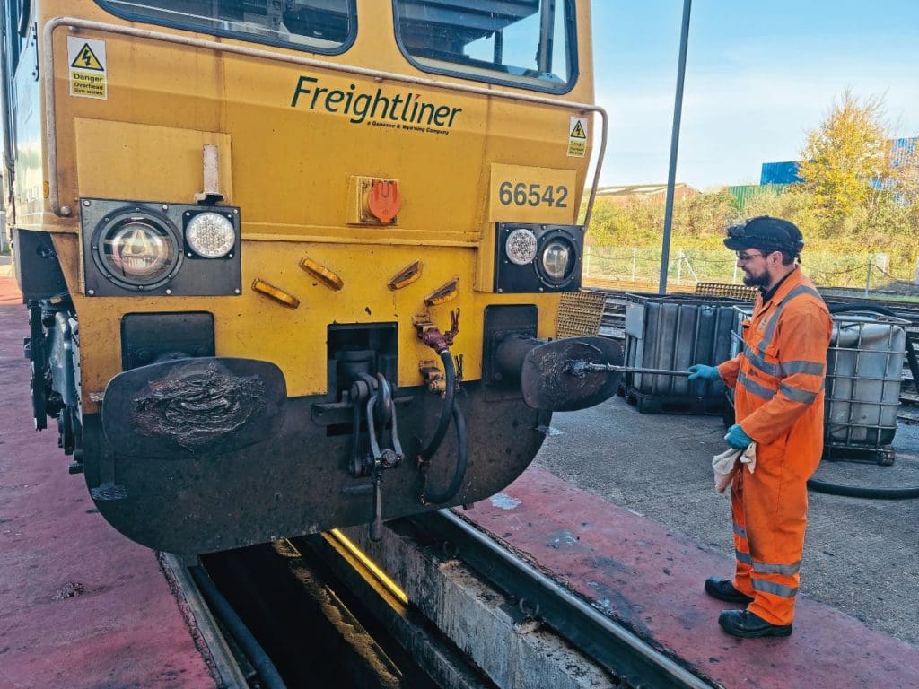 Freightliner Class 66 No. 66542 at the fuelling point